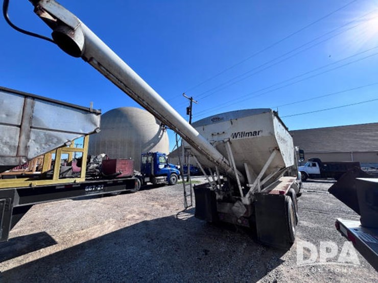 2003-volvo-10-image-9