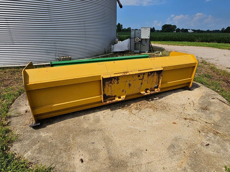 snow-plow-for-skid-steer-image-3