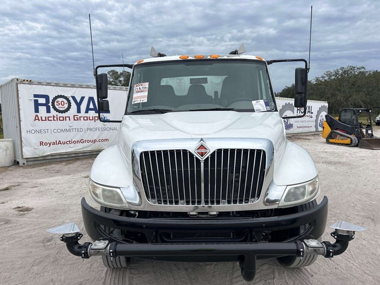 2018-international-durastar-4300-image-27