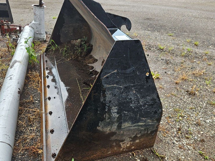 berlon-84"-high-volume-bucket-image-4