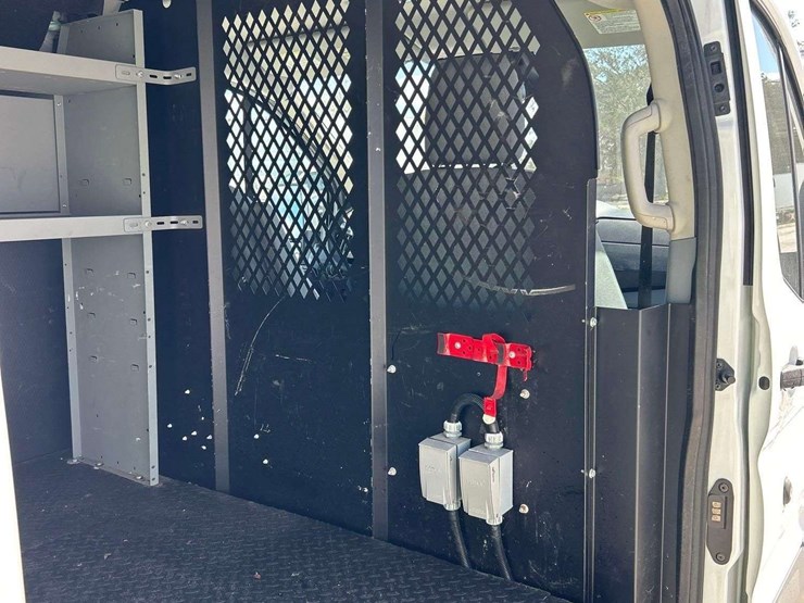 2017-ford-transit-image-27