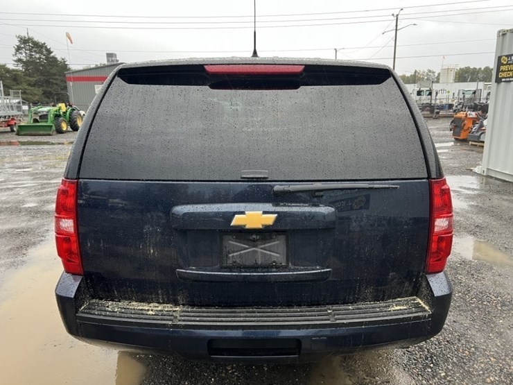 2014-chevrolet-tahoe-image-5