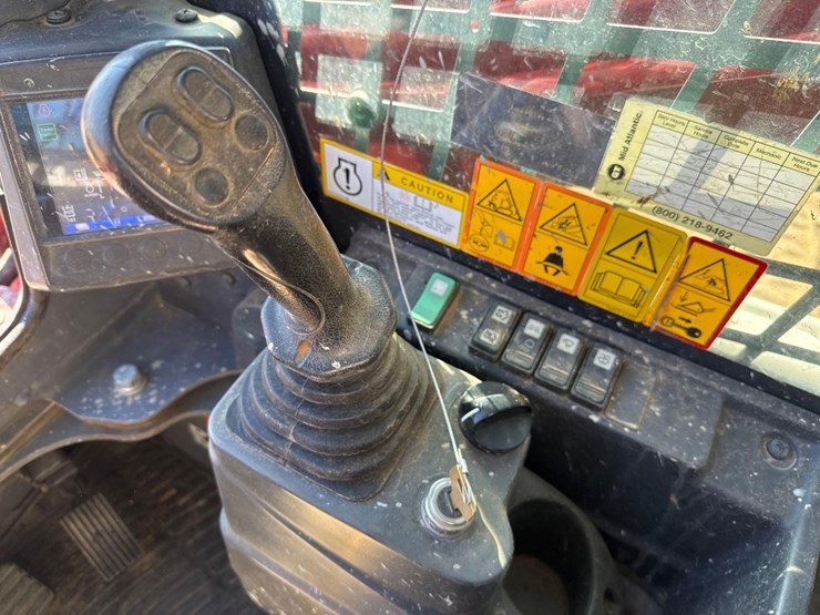 2021-takeuchi-tl8r2-image-27