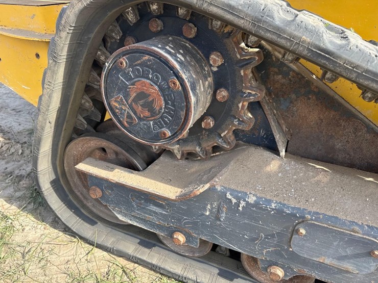 2021-deere-325g-image-15