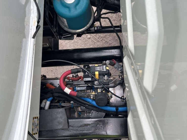 2018-international-durastar-4300-image-22