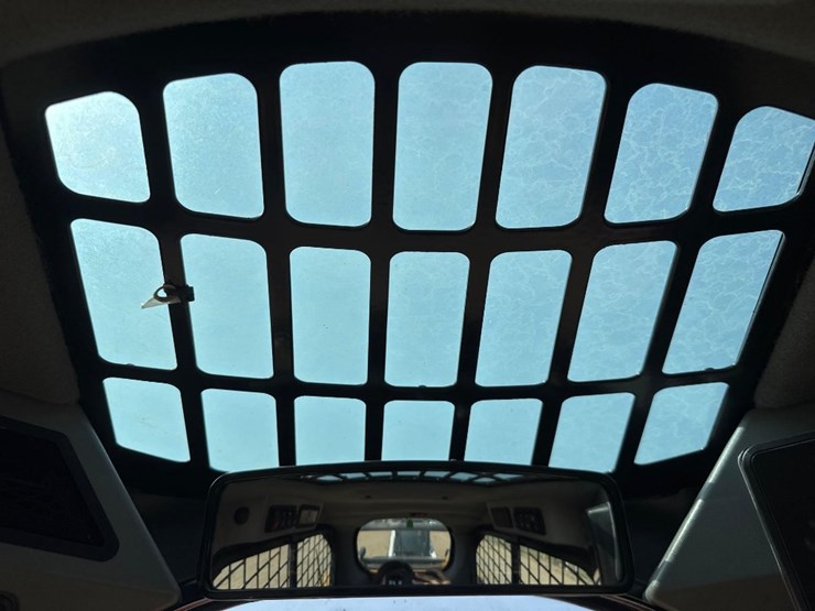 2023-caterpillar-259d3-image-27