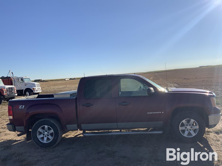 2008-gmc-sierra-4x4-pickup-image-4