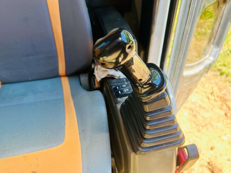 2010-doosan-dx180-lc-image-87