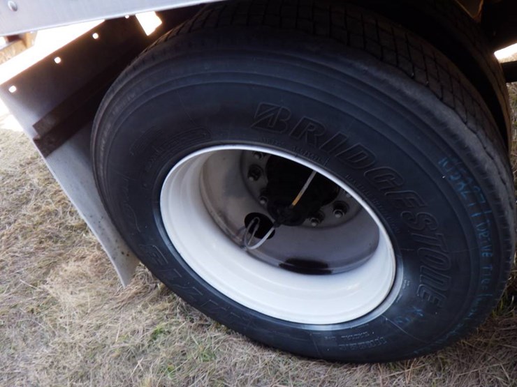 2012-utility-4000d-x-image-17