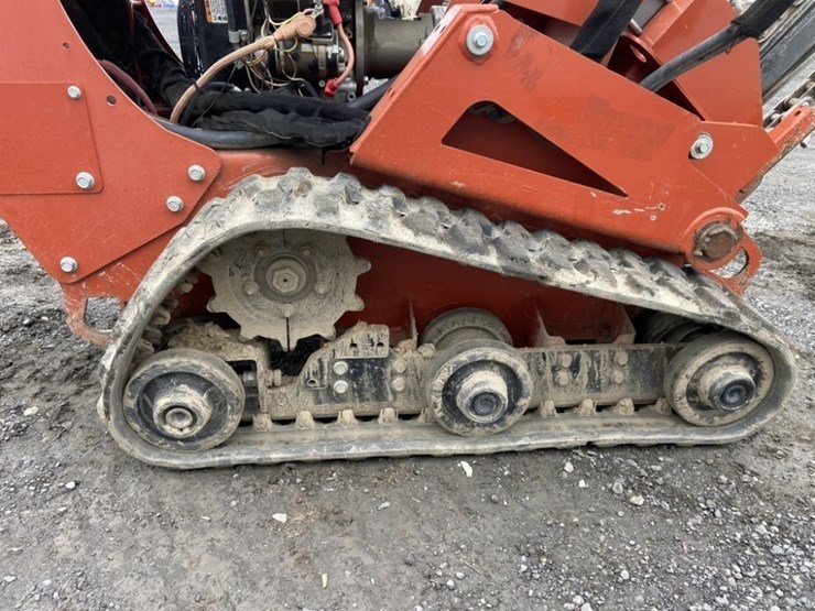 2017-ditch-witch-c16x-image-12