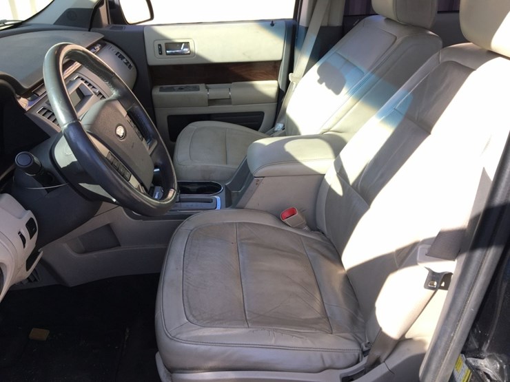 2010-ford-flex-image-8