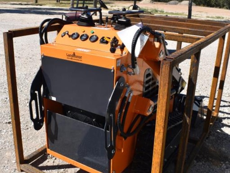 landhero-ht380-mini-skid-steer-(serial-#-7114001)-(k)-image-4