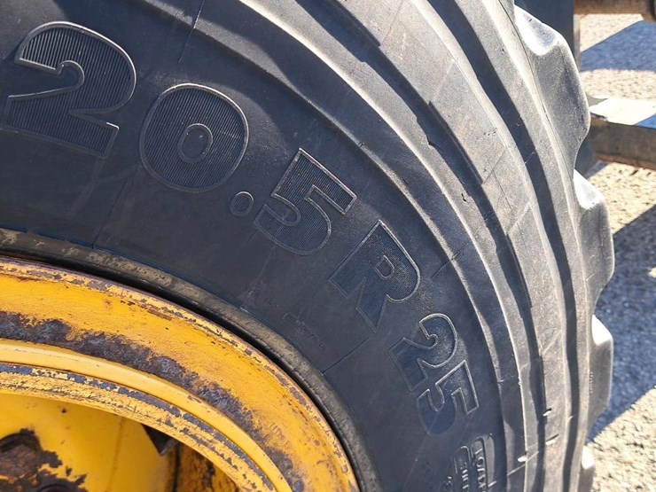 2018-deere-544k-image-40