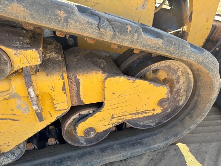 2023-caterpillar-259d3-image-20