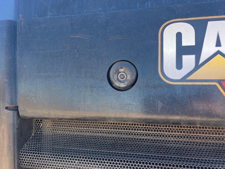 2020-caterpillar-259d3-image-17