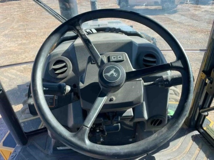 2024-john-deere-320-image-24