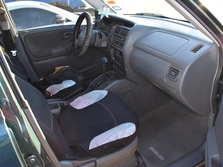 2001-suzuki-grand-vitara-image-8