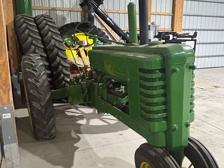 john-deere-b-image-4