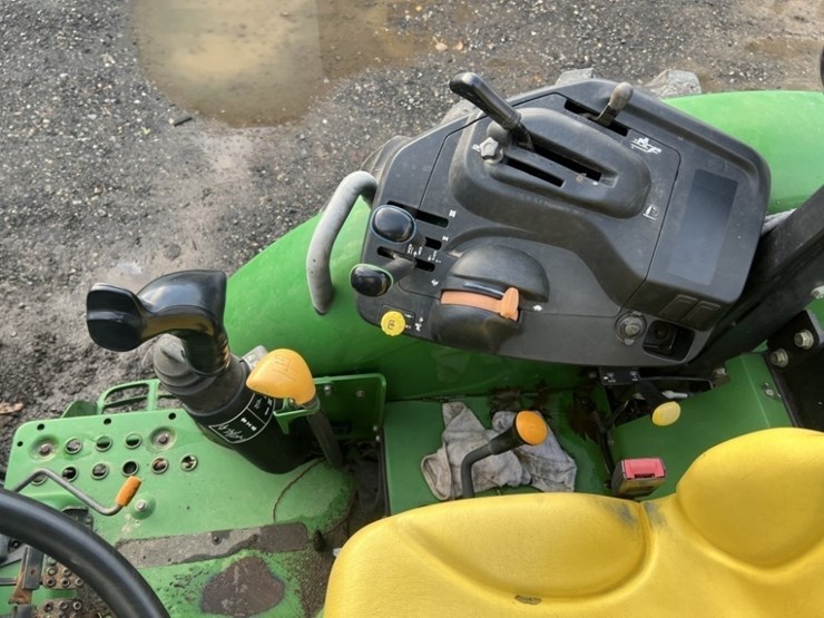 2009-john-deere-5075m-4wd-utility-tractor-image-26