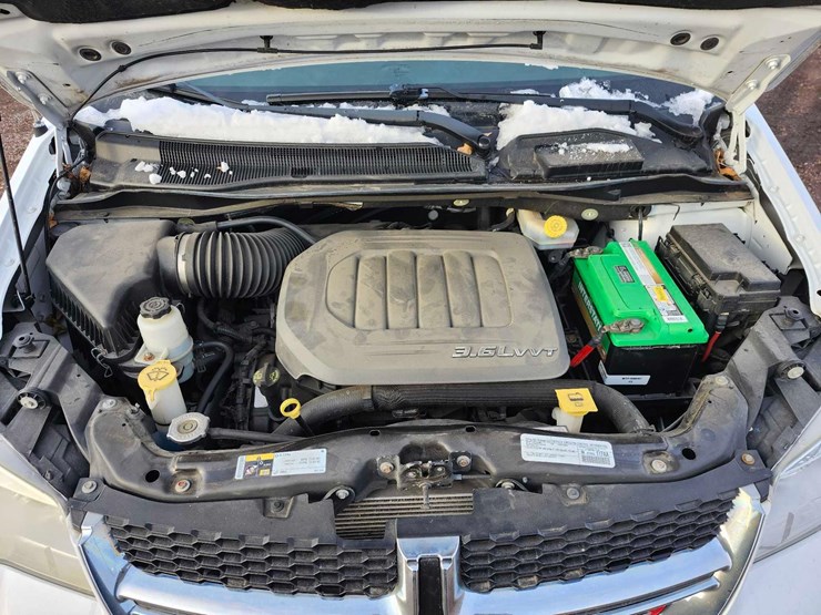 2015-dodge-grand-caravan-sxt-image-14