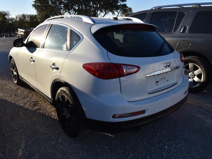 2011-infiniti-ex35-image-4