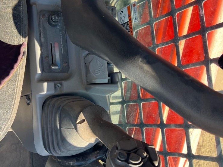 2019-kubota-svl95-2s-image-21