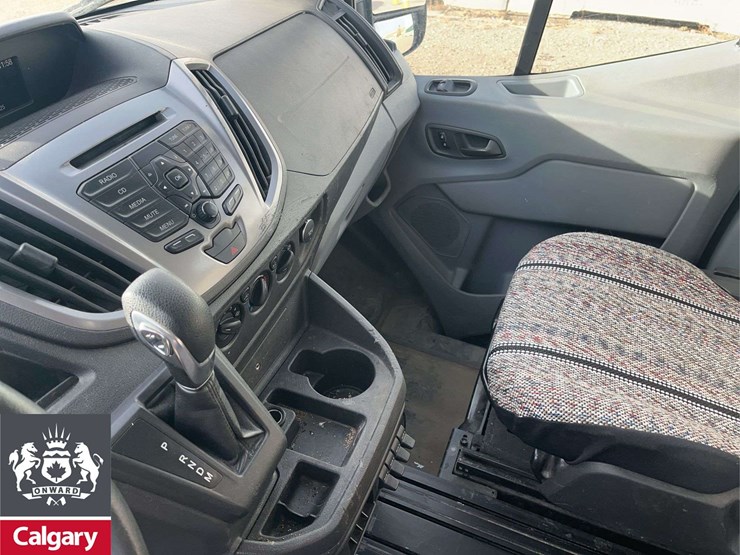 2017-ford-transit-image-13