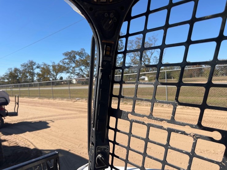 2019-bobcat-t595-image-29