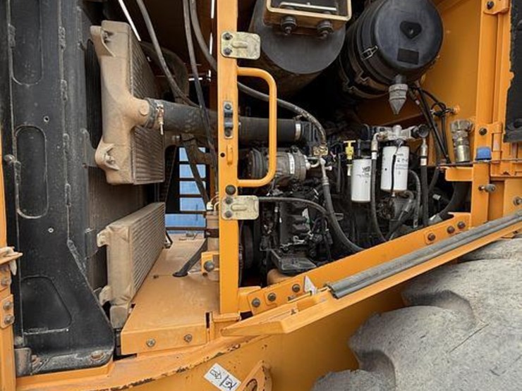 2011-hyundai-hl760-9-image-17