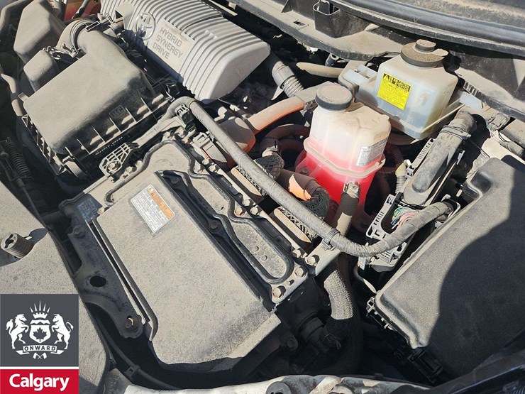 2015-toyota-prius-v-hybrid-4dr-wagon-image-19