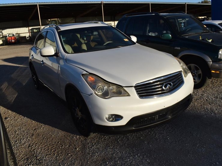 2011-infiniti-ex35-image-2