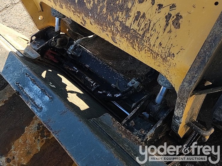 2021-caterpillar-289d3-image-17