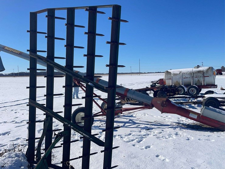 unverferth-28ft-harogator-image-13