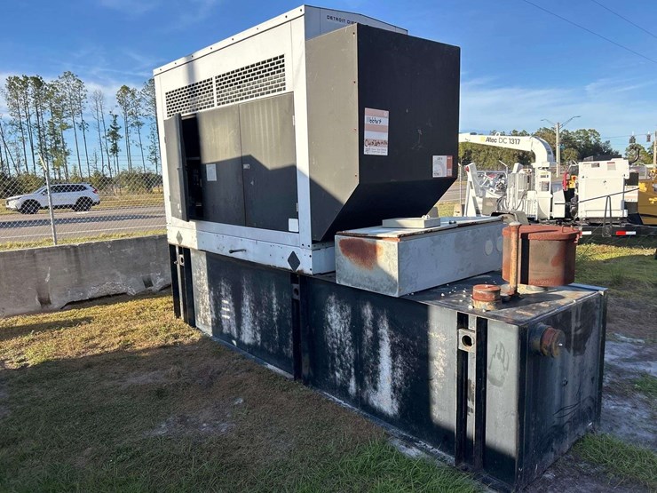 2005-detroit-diesel-100dsejb-138kva-3-phase-diesel-generator-image-1
