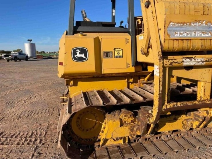 2008-deere-700j-image-5