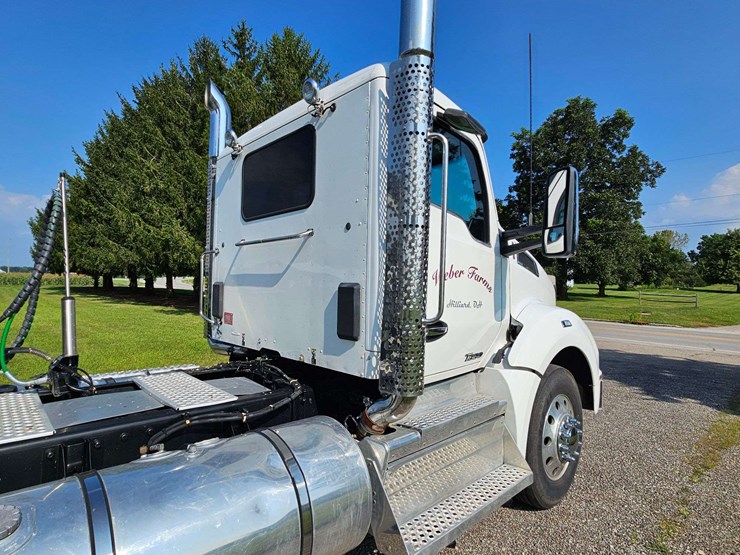 2019-kenworth-t880-image-11