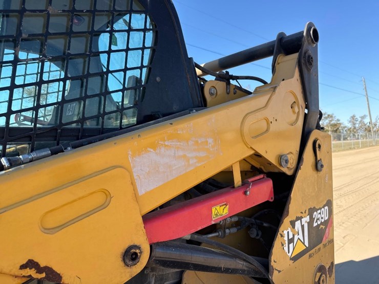 2018-caterpillar-259d-image-22