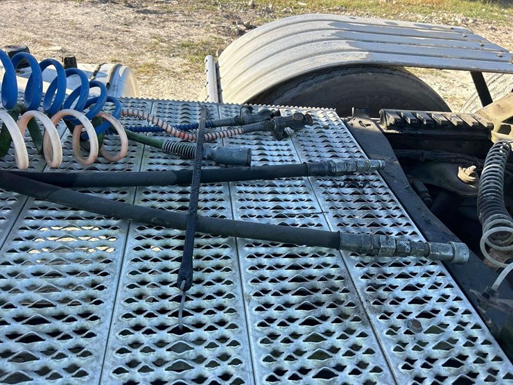 2016-peterbilt-579-image-32