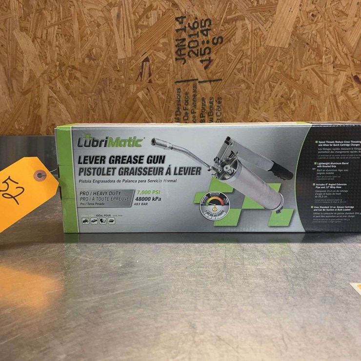 (4) New Lever Type Grease Guns