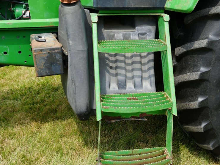 1994-john-deere-7200-image-32