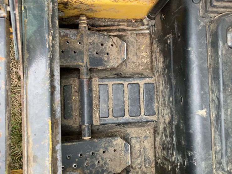 2018-new-holland-l228-image-31