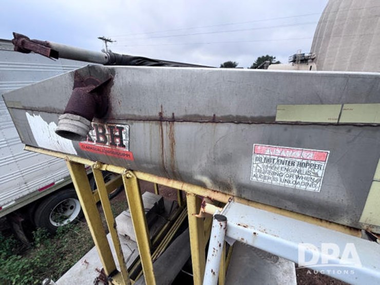 2004-magnolia-trailer-image-39