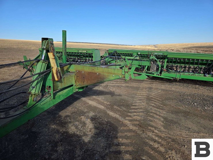 john-deere-450-image-11
