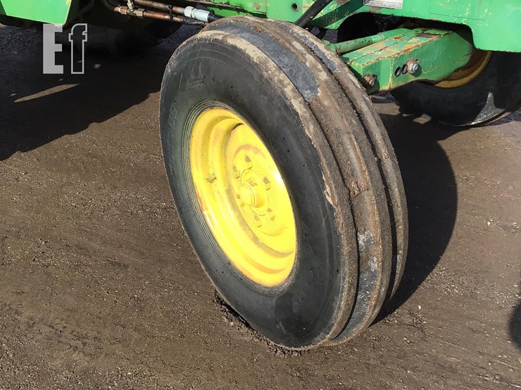 1981-john-deere-2240-image-18