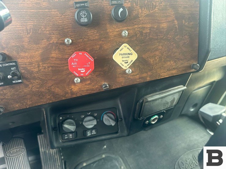 2000-peterbilt-grain-truck---lewiston,-id-image-70