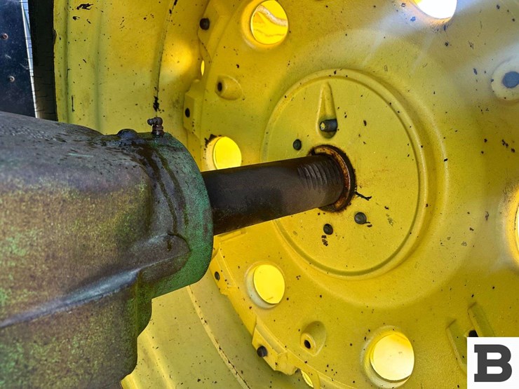 1993-john-deere-7600-image-42