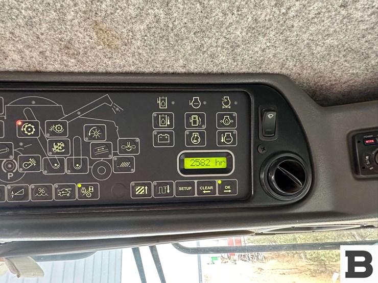 2008-gleaner-r75-image-77