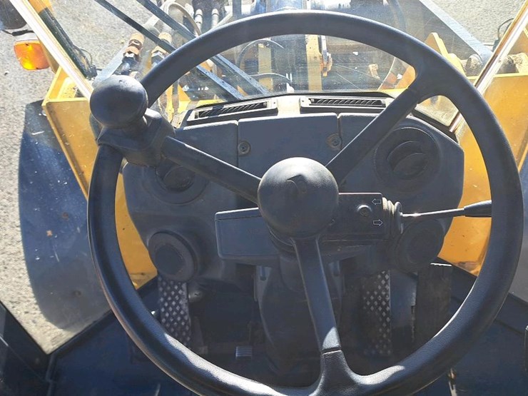 2018-deere-544k-image-16