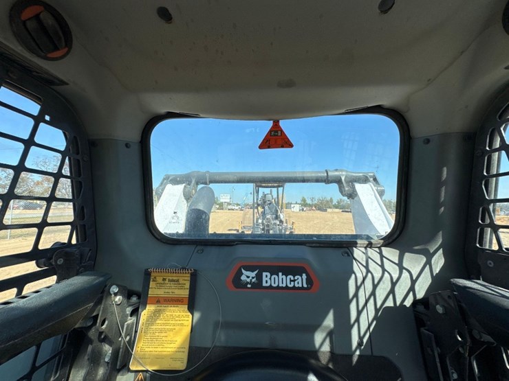 2021-bobcat-t66-image-33