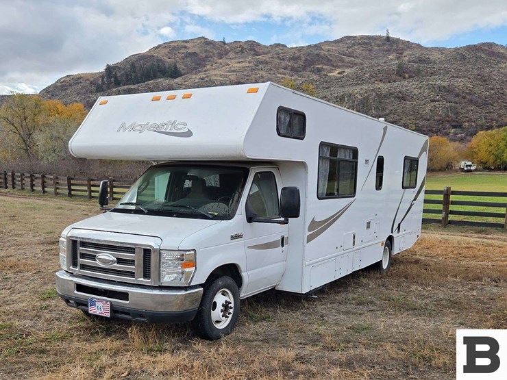 2014-ford-e450-image-1